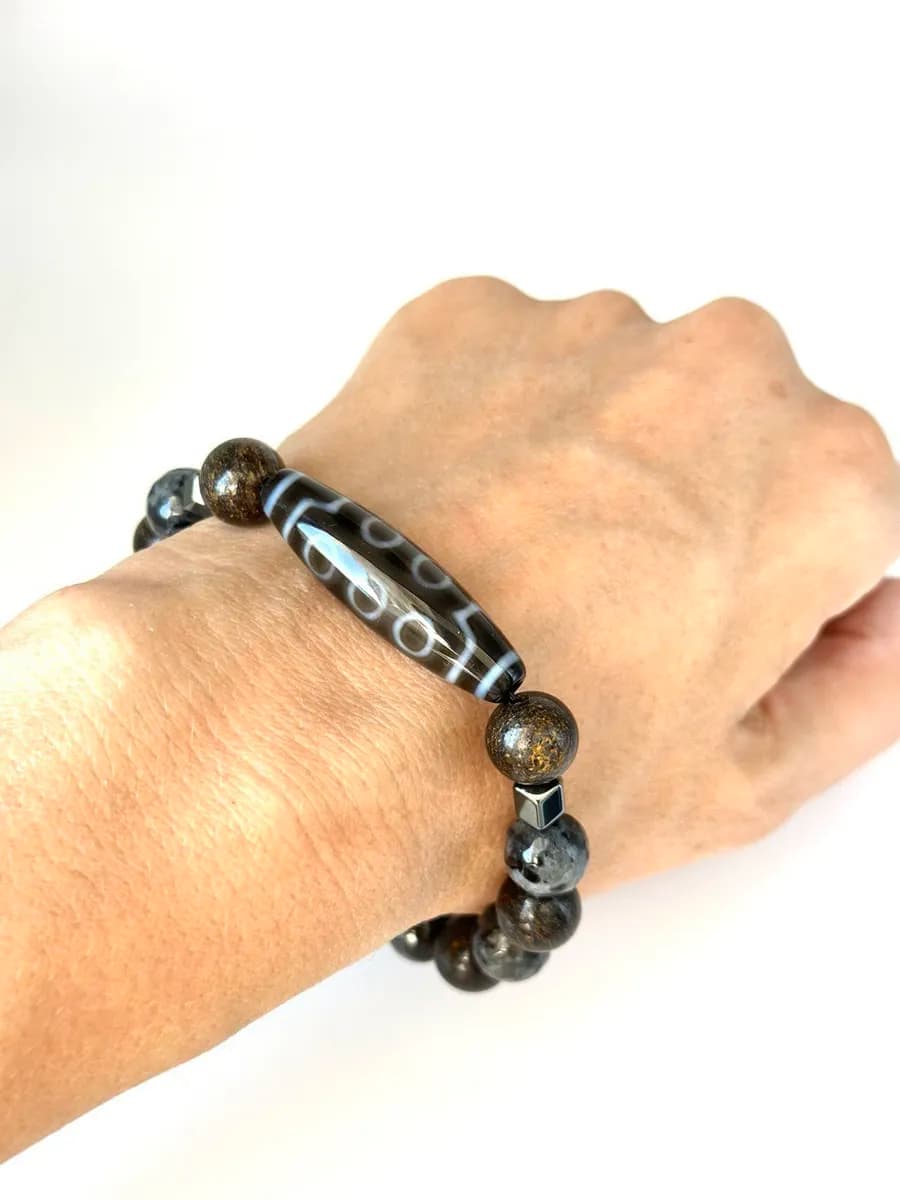 Dzi Bead Power Bracelet — photo 3